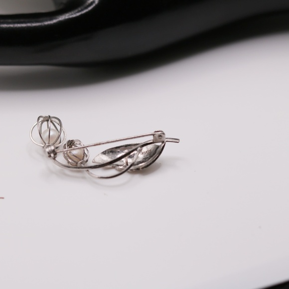 Sterling Silver Caged Pearls Large Brooch Pin - Picture 2 of 2